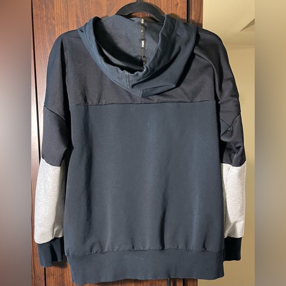 Puma USL sweatshirt with a hood and front pockets - Picture 6 of 8